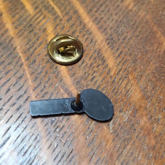 Ottawa Senators Canada Lapel Pin - Picture 4 of 4